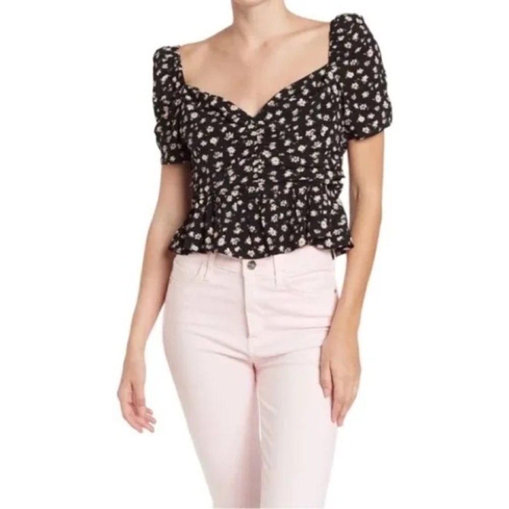 Astr Black Floral Sweetheart Neck Puff Sleeve Blouse